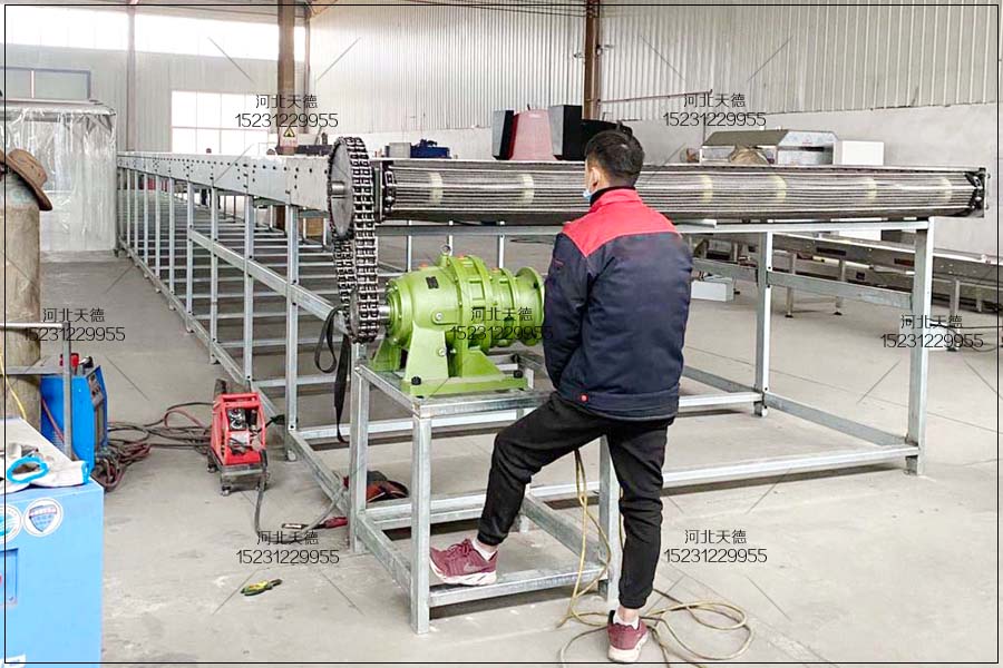 輸送機(jī)